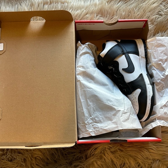 Nike Panda Dunk High - Picture 3 of 5
